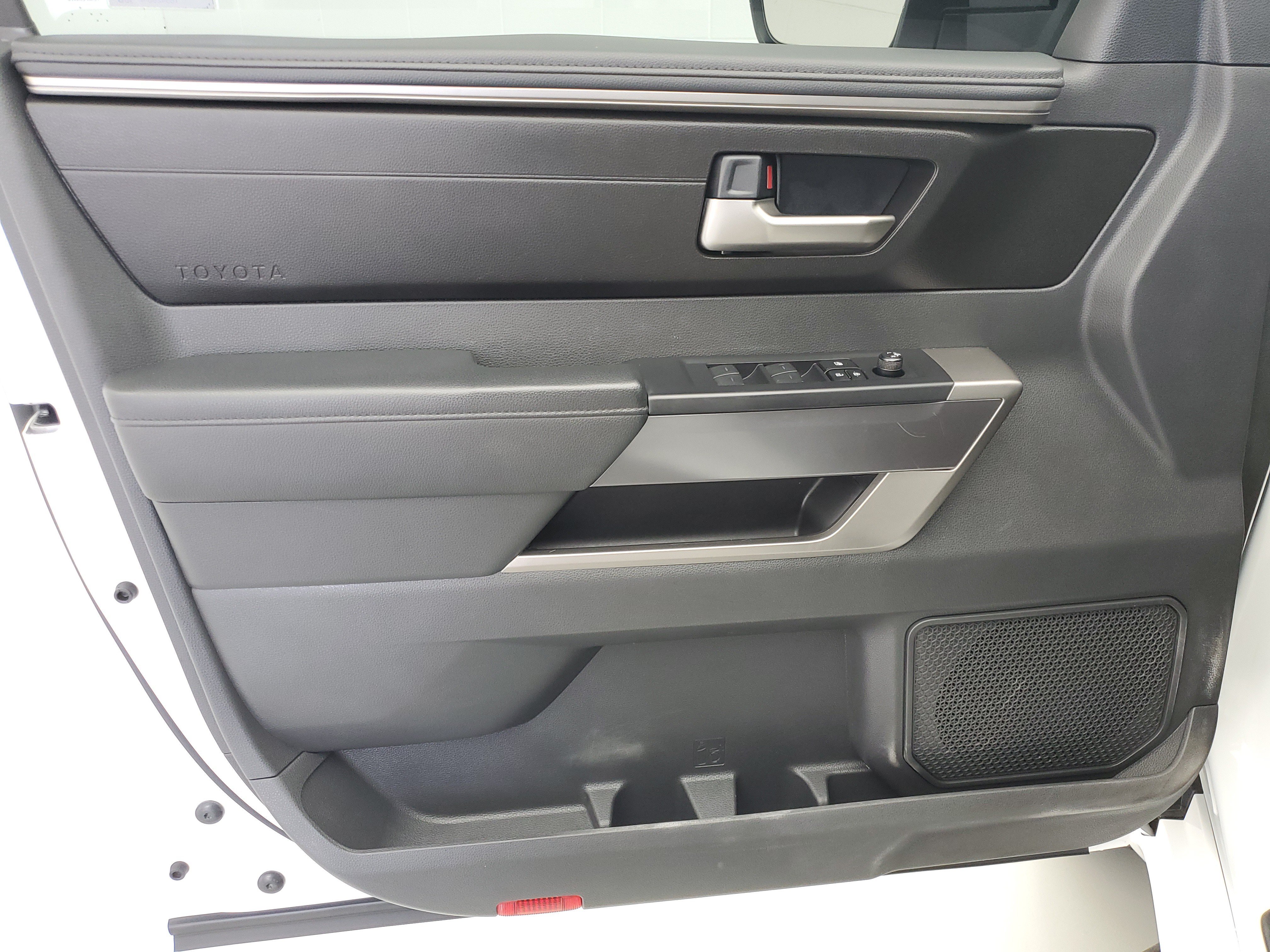 Used 2025 Ice Cap Toyota SR5 image 21