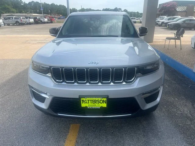 Used 2024 Silver Jeep 4xe image 5
