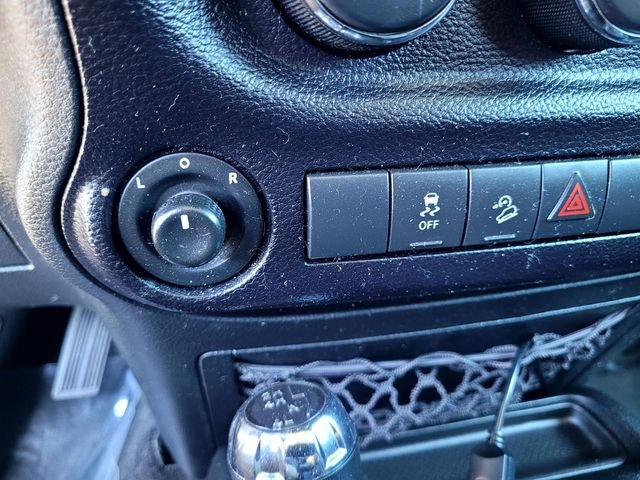 Used 2016 Gray Jeep Unlimited Sport image 16