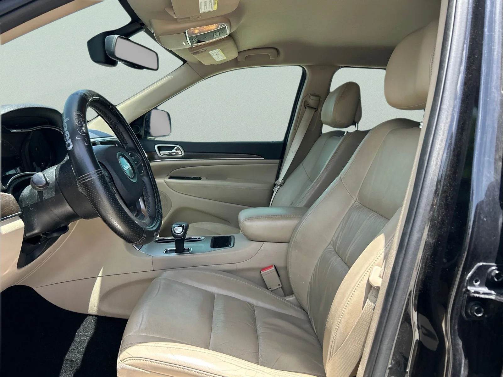 Used 2015 Brilliant Black Crystal Pearlcoat Jeep Limited image 9