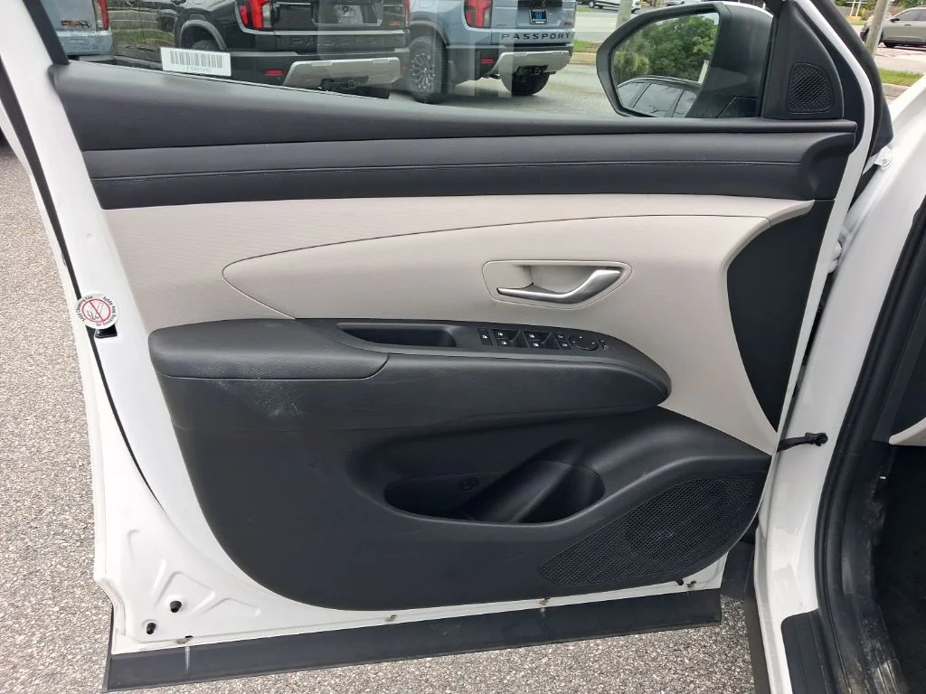 Used 2025 White Hyundai SEL image 20