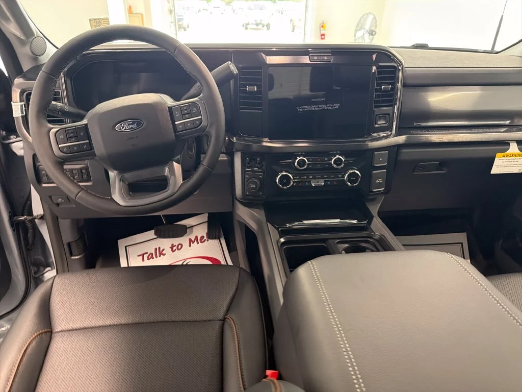 New 2027 Glacier Gray Metallic Tri-Coat Ford F-250® Lariat® image 15