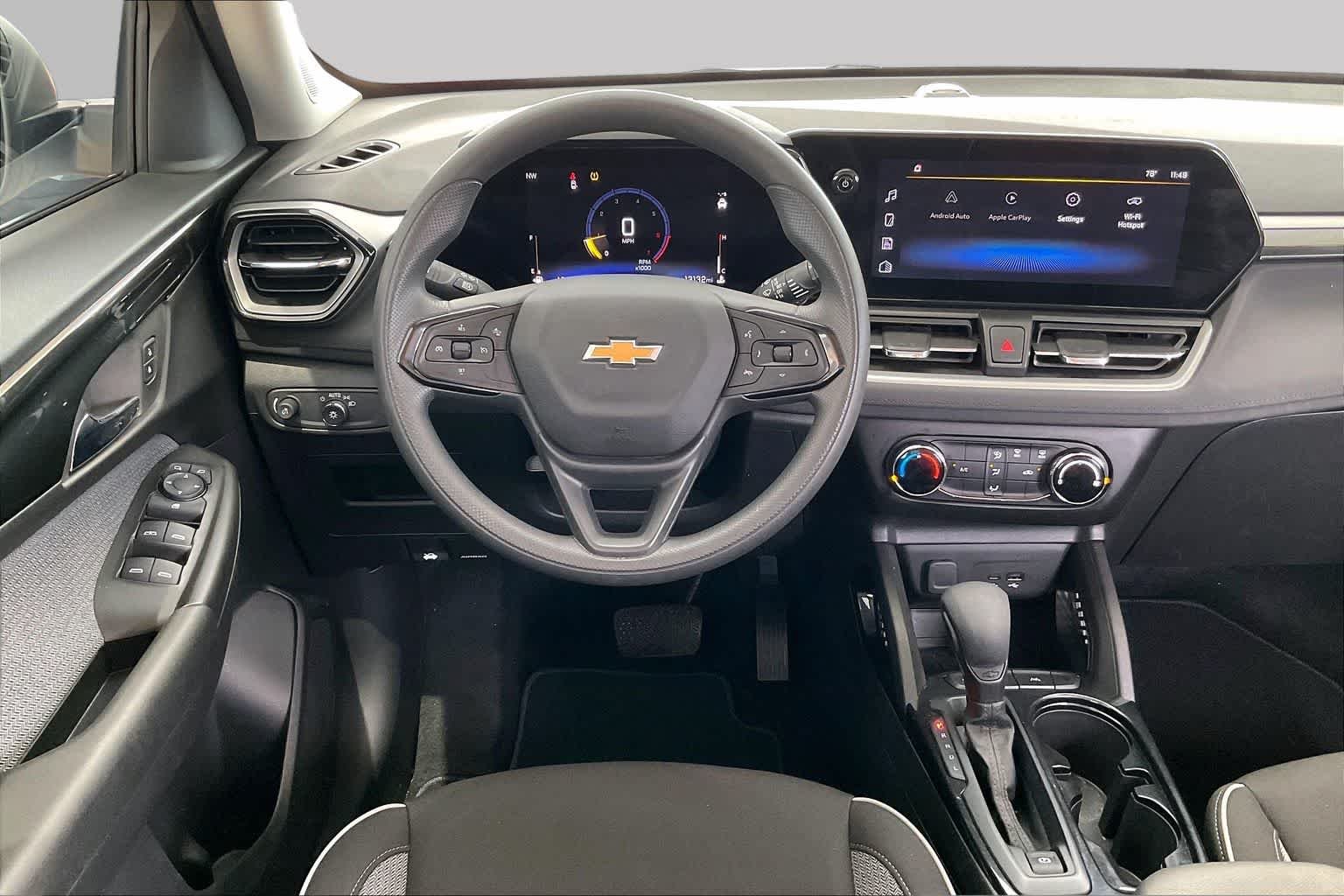 Used 2025 Summit White Chevrolet LS image 6