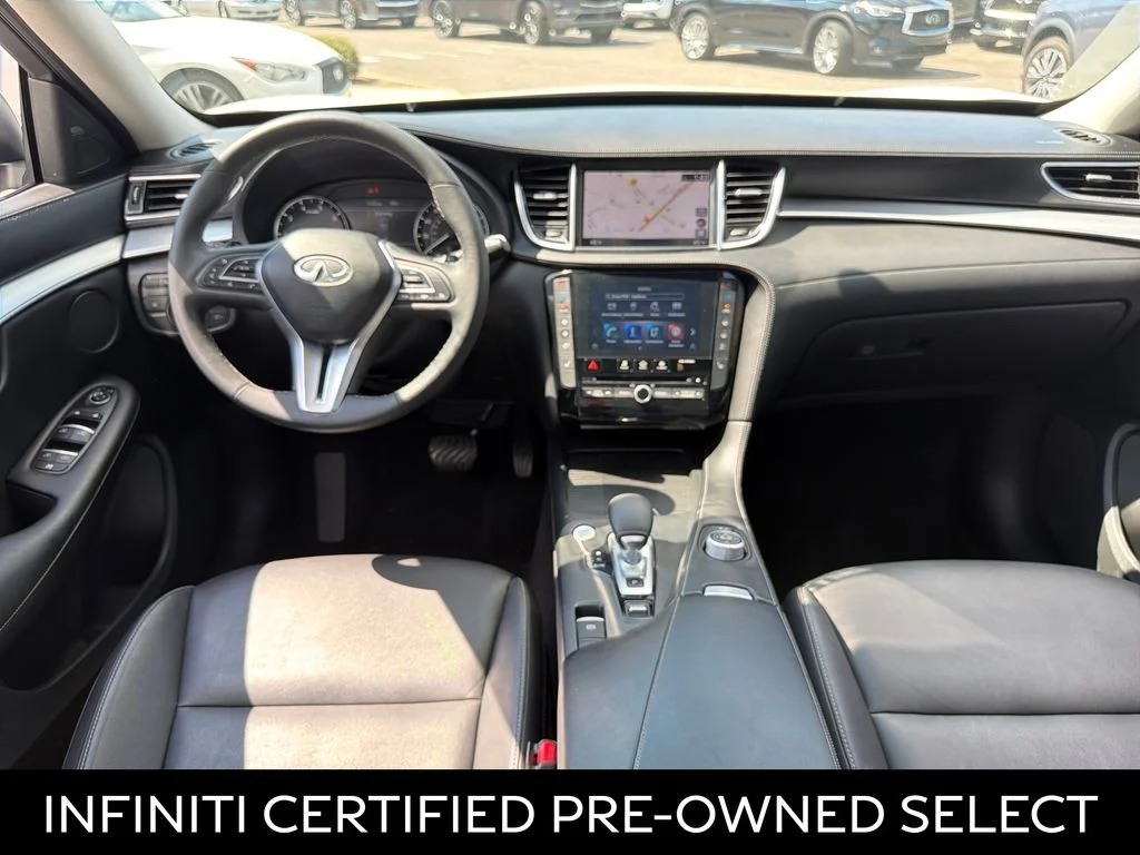 Certified Used 2020 Majestic White INFINITI LUXE image 2