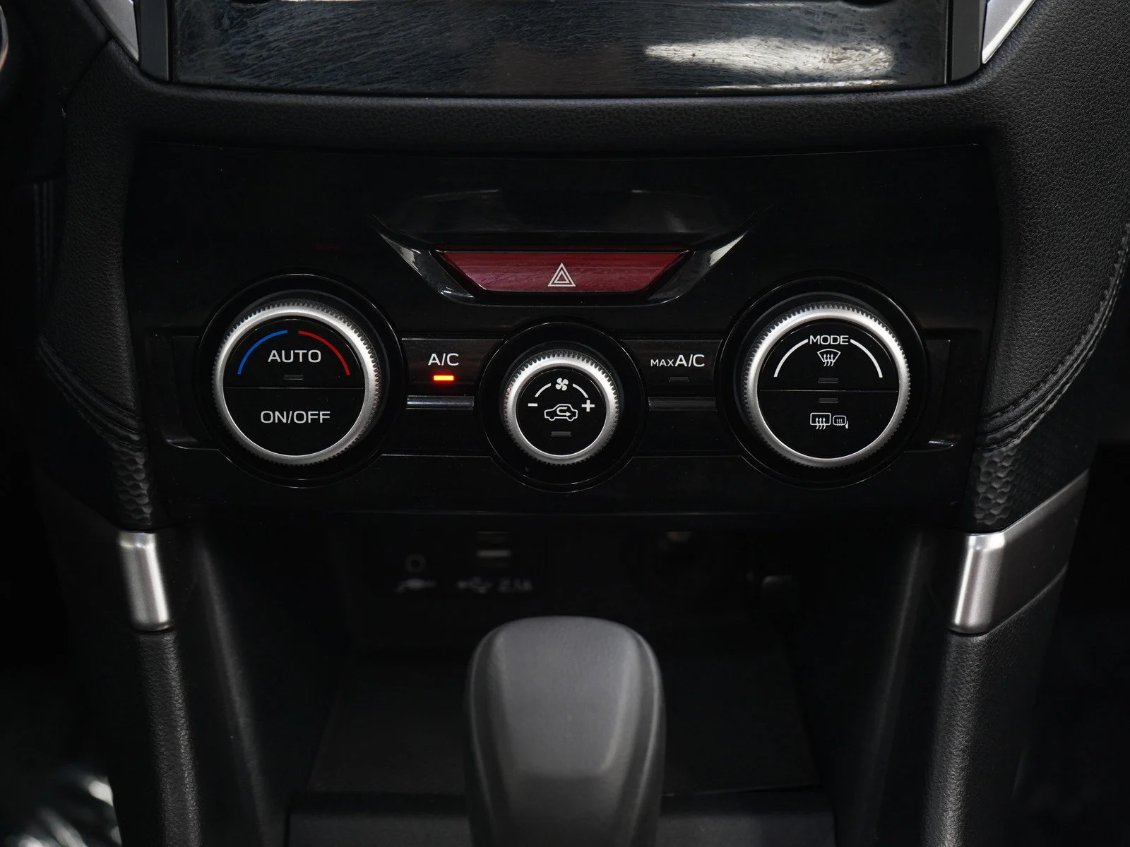 Used 2020 Crystal Black Pearl Subaru Premium image 18