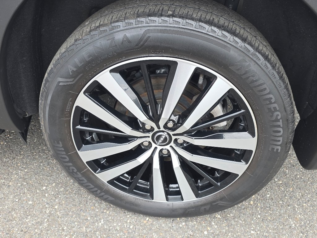 Used 2023 Boulder Gray Pearl Nissan Platinum image 29