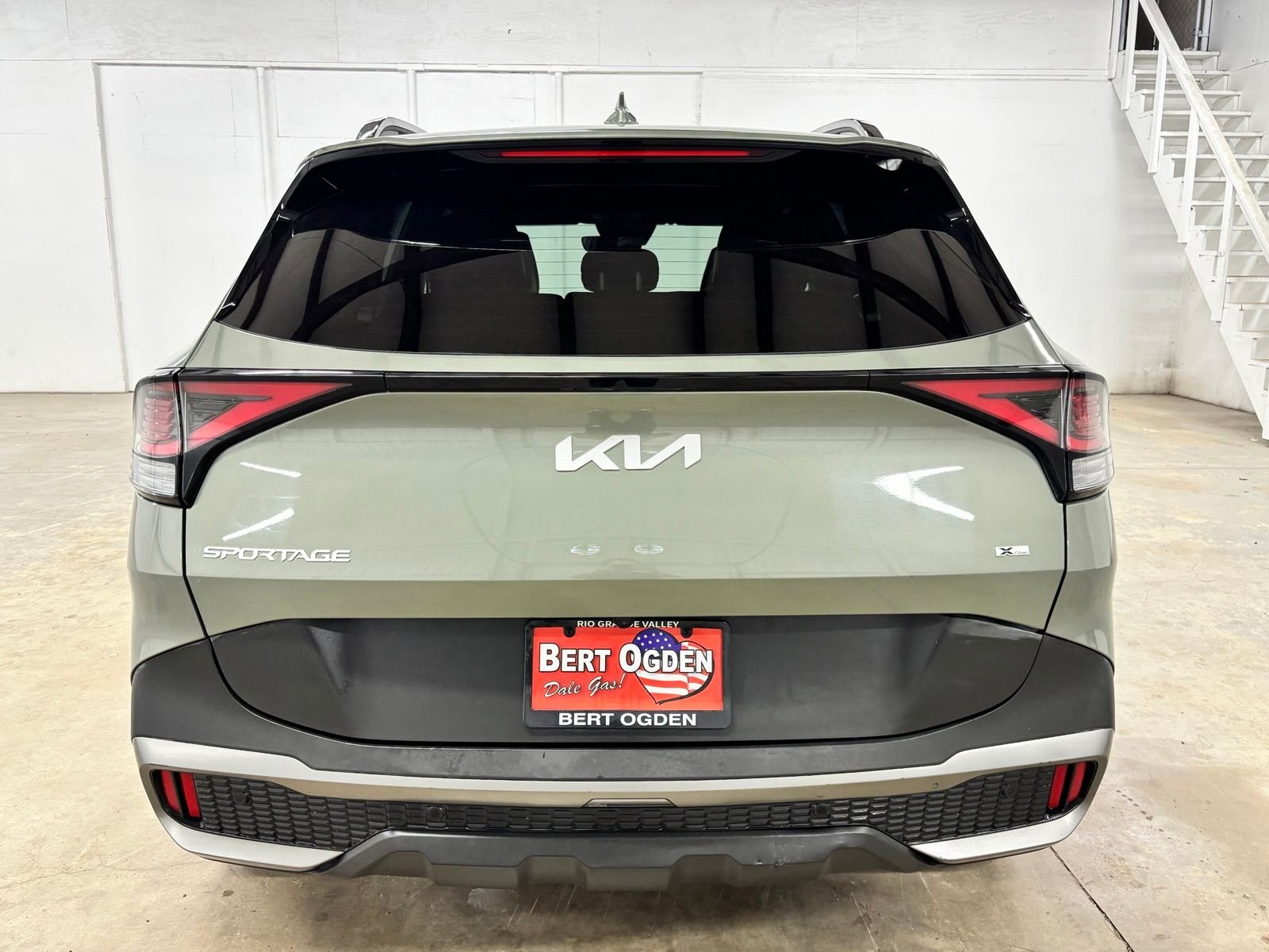 Used 2023 Green Kia X-Line image 7