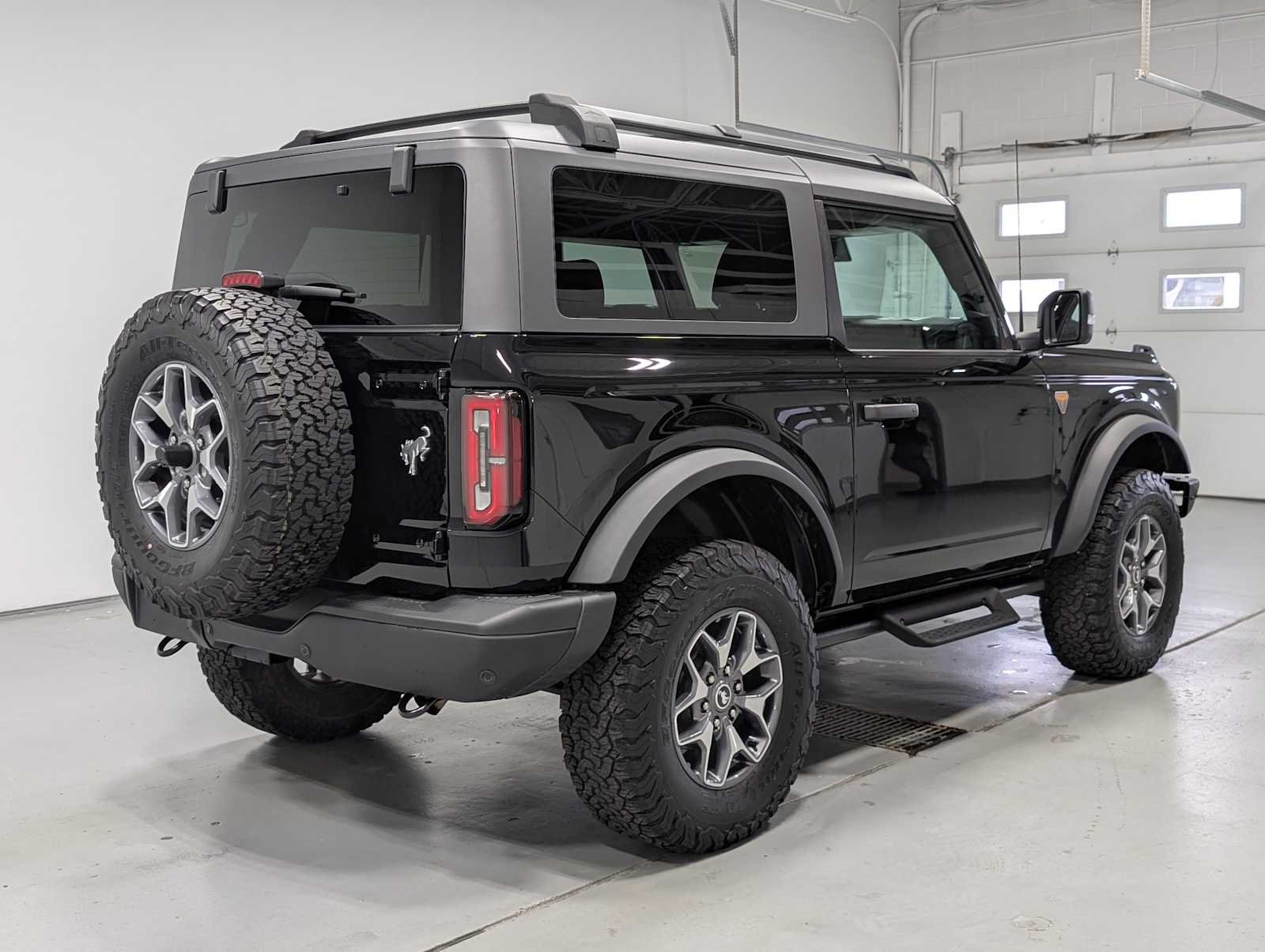 Used 2024 Shadow Black Ford Badlands image 8