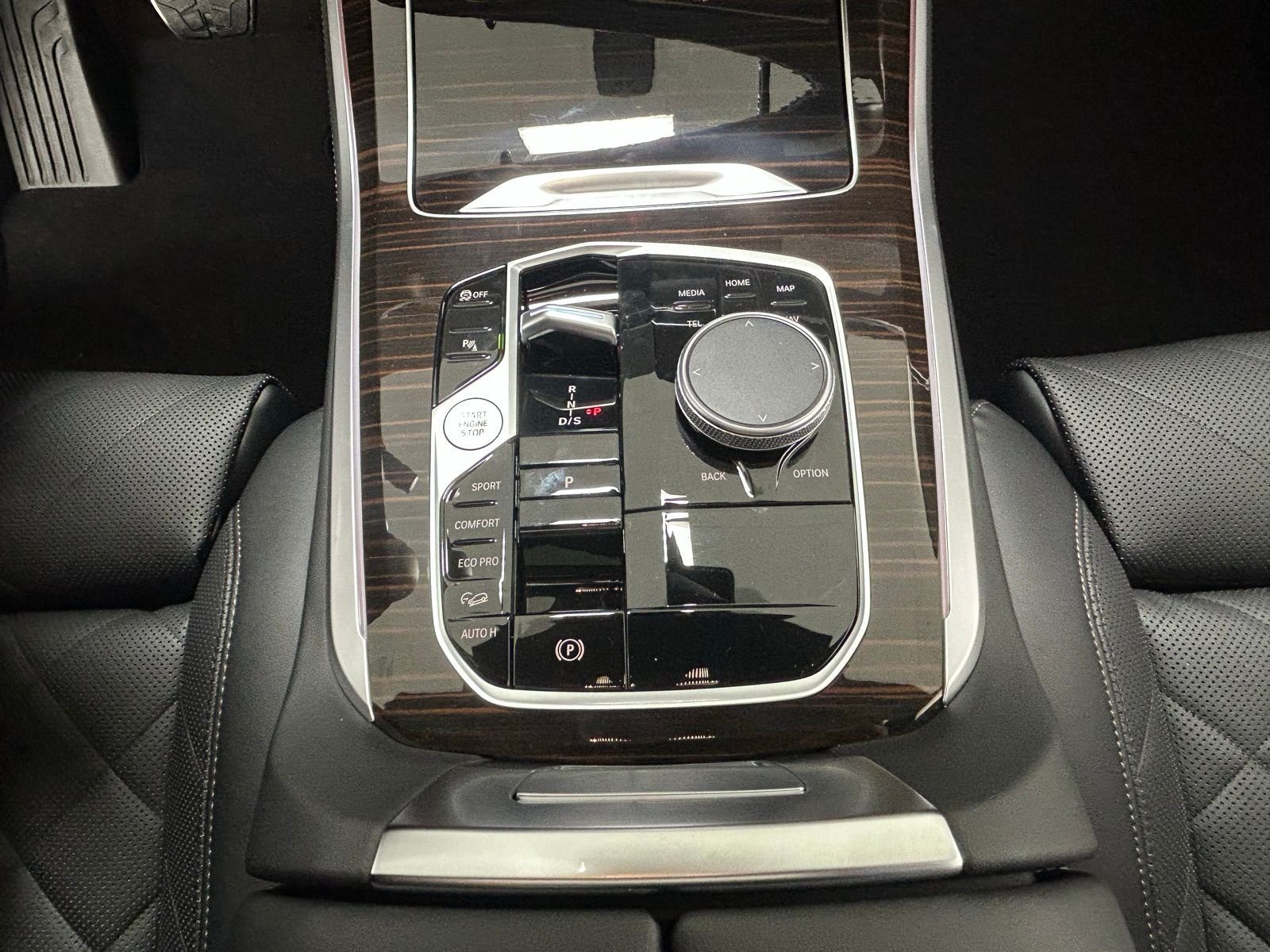 New 2026 Alpine White BMW xDrive40i image 37