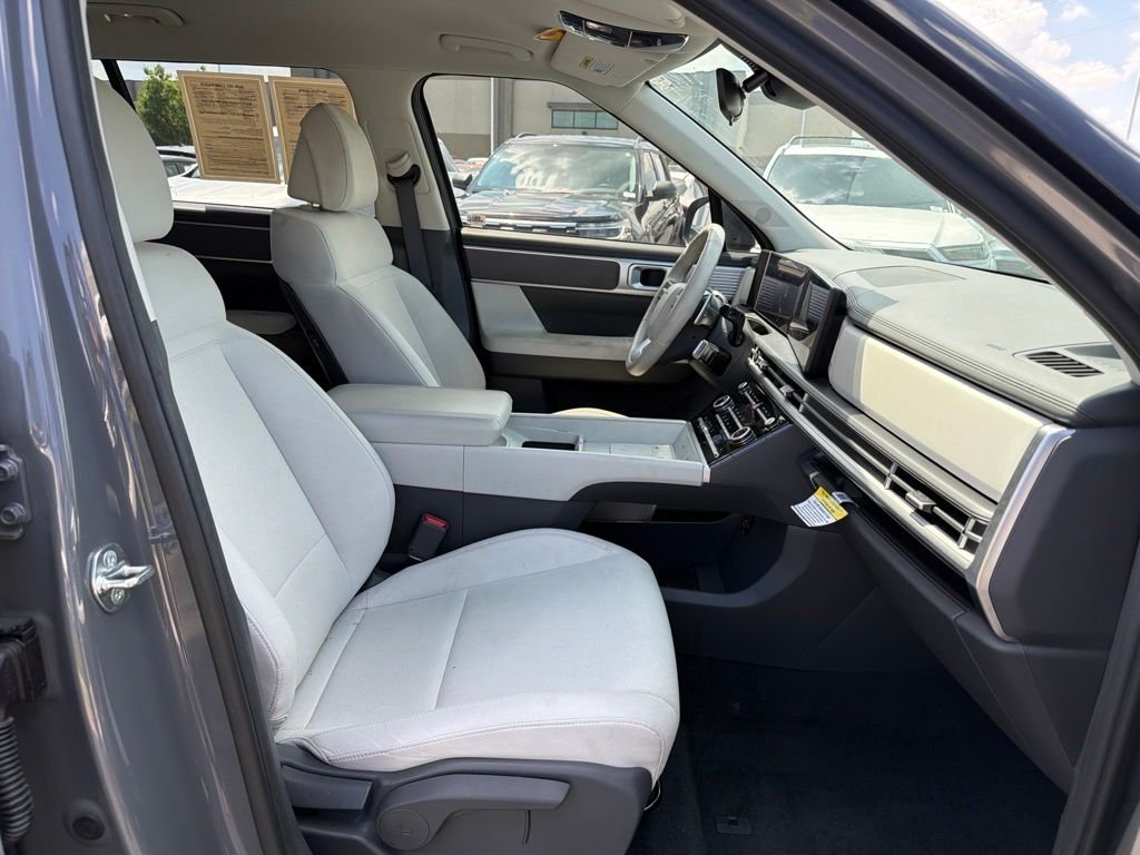 Used 2024 Gray Hyundai SE image 17