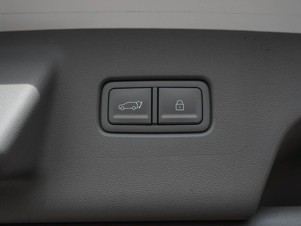 New 2026 Abyss Black Pearl Hyundai SEL 8P AWD image 9