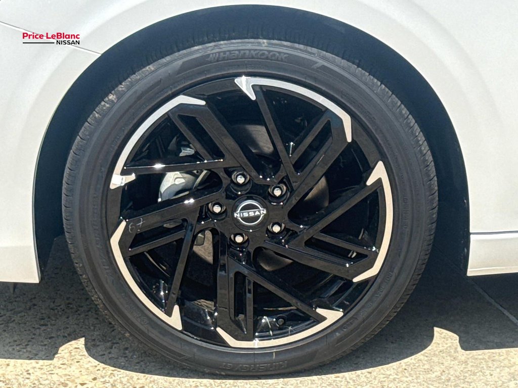 New 2026 Aspen White TriCoat/Super Black Nissan SR image 4