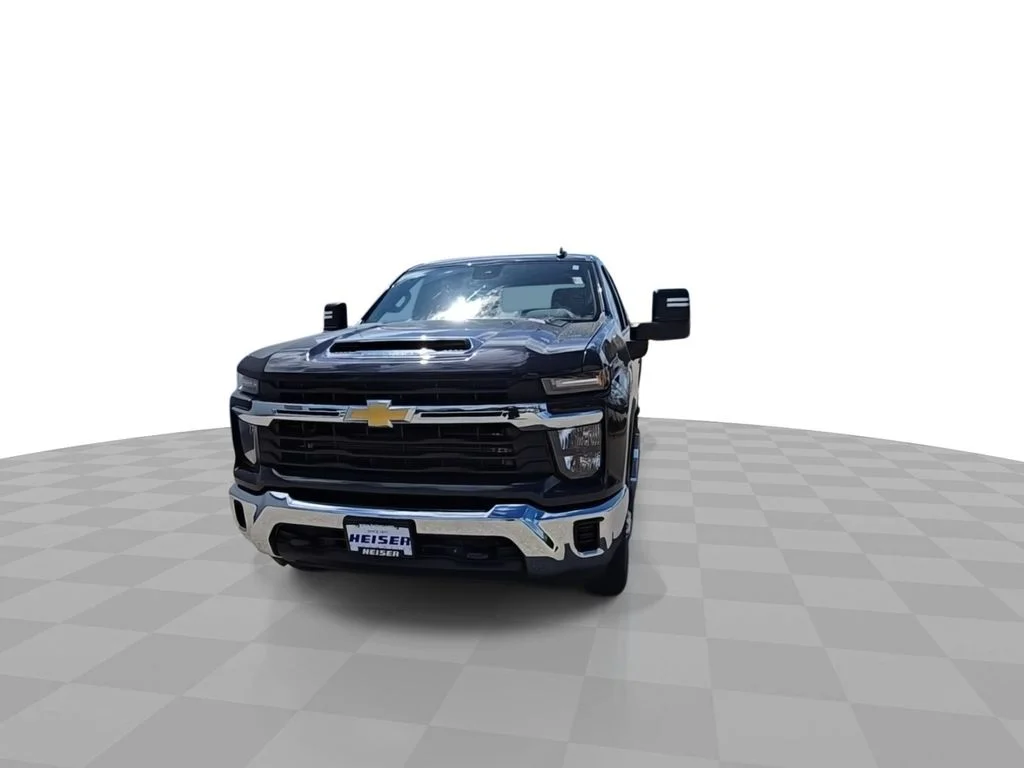 Used 2024 Gray Chevrolet LT image 3