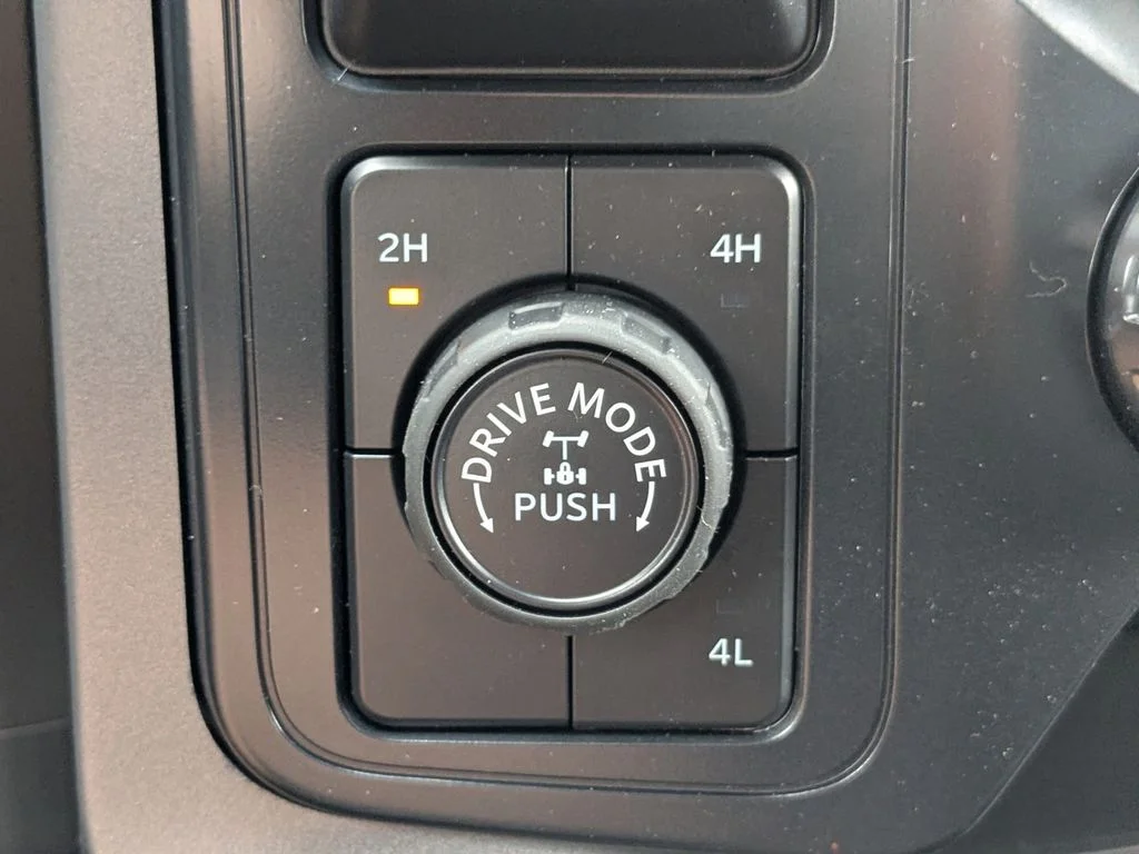 New 2026 Agate Black Metallic Ford XLT image 26