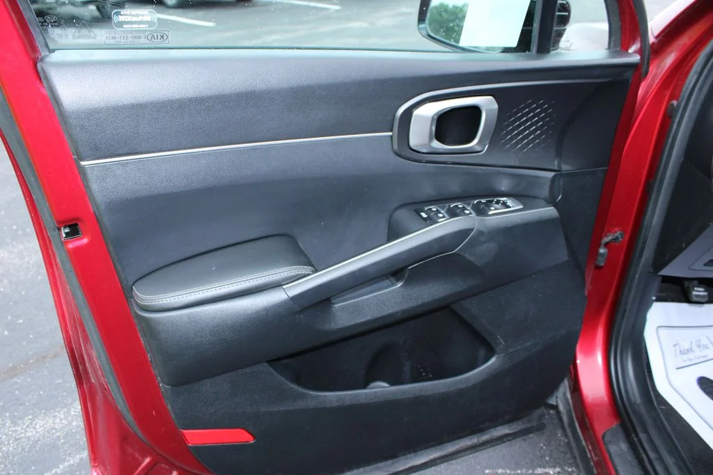 Used 2021 Passion Red Tintcoat Kia S image 27