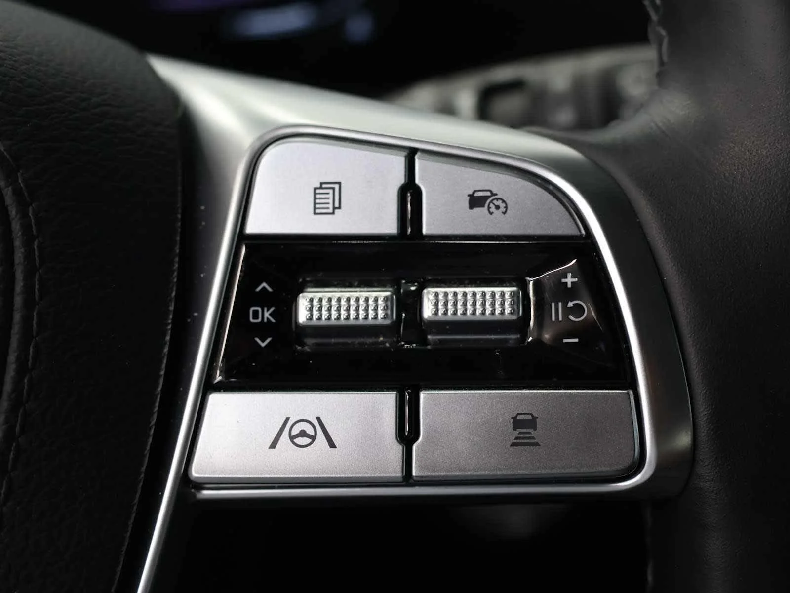 Used 2024 Ebony Black Kia EX X-Line image 15