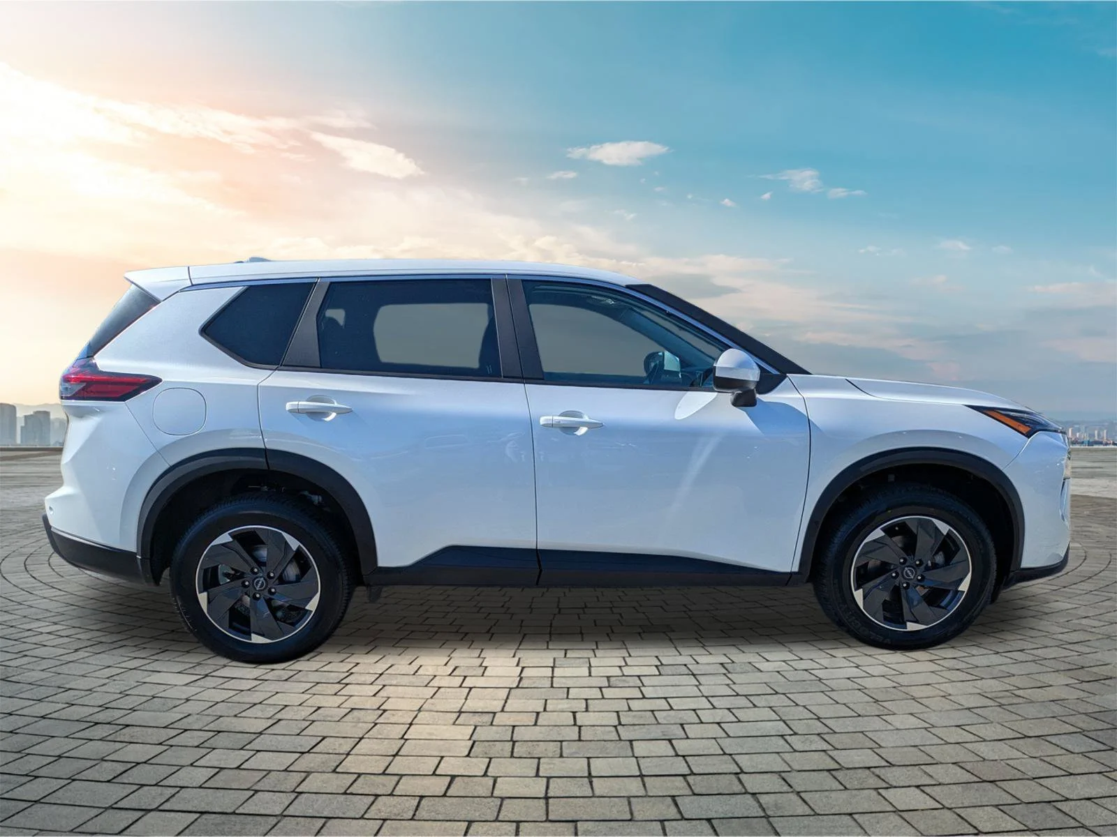 Certified Used 2024 Everest White Pearl Nissan SV image 4