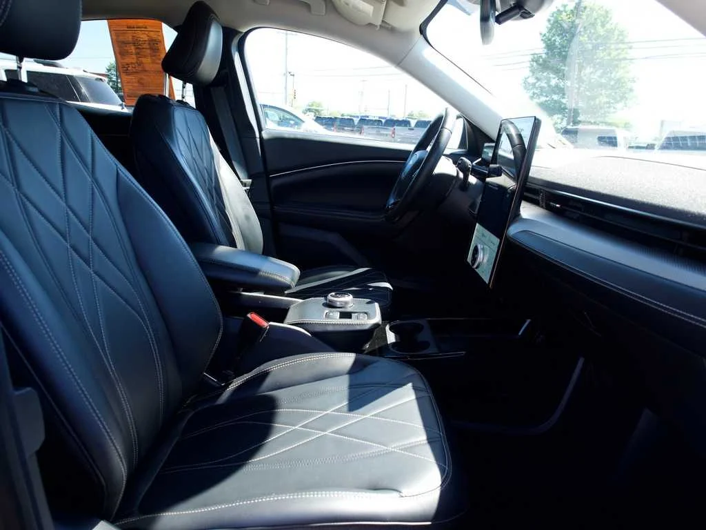 Used 2021 Gray Ford Select image 36