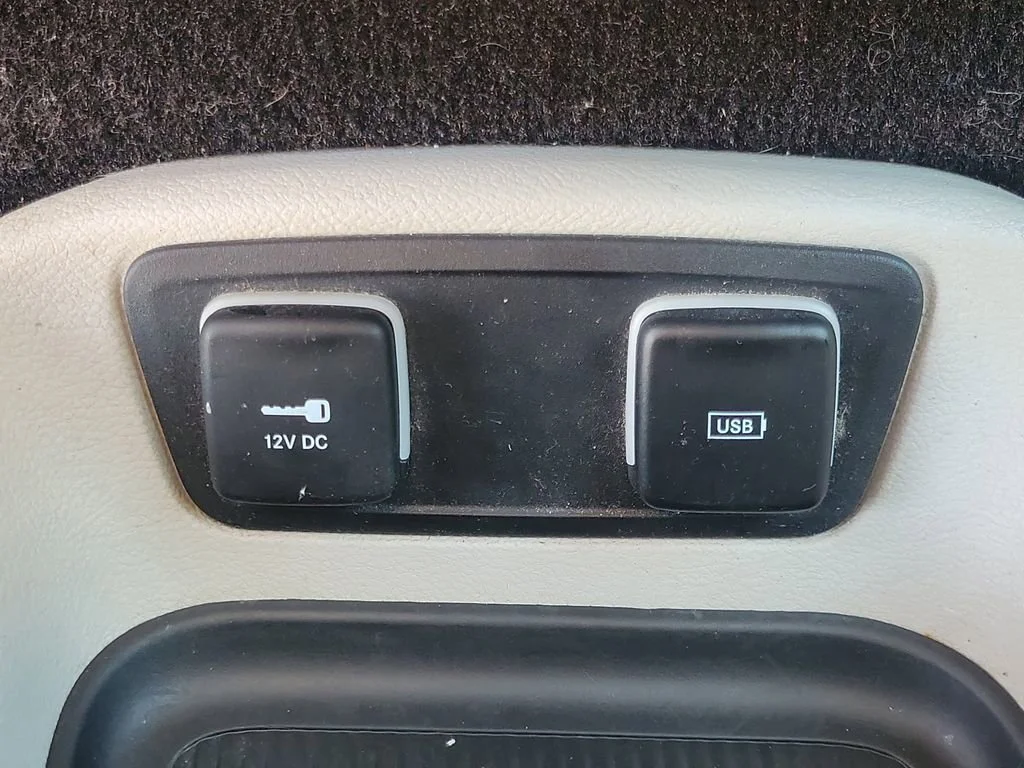 Used 2017 White Chrysler Touring-L Plus image 34