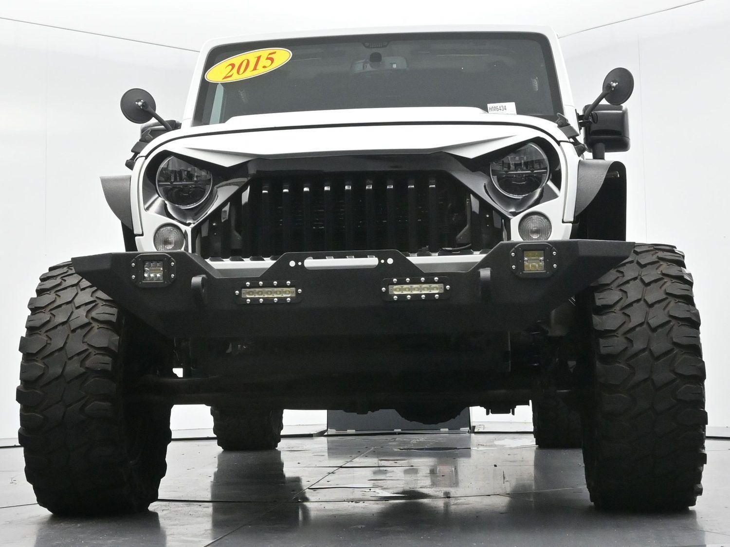 Used 2015 Bright White Clearcoat Jeep Altitude image 42