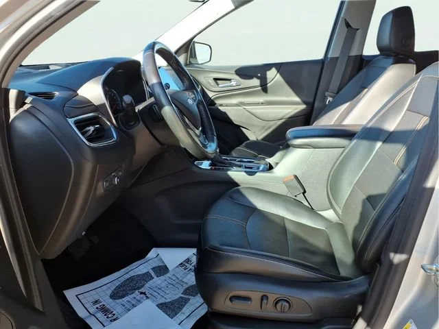 Used 2022 Silver Ice Metallic Chevrolet Premier image 16