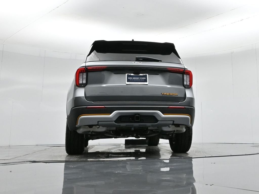 New 2026 Carbonized Gray Metallic Ford Tremor image 56