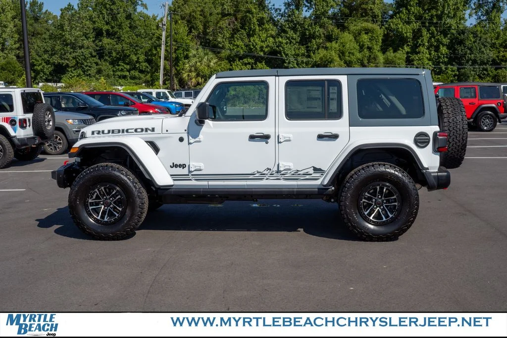 New 2026 Bright White Clear-Coat Exterior Paint Jeep Rubicon image 3