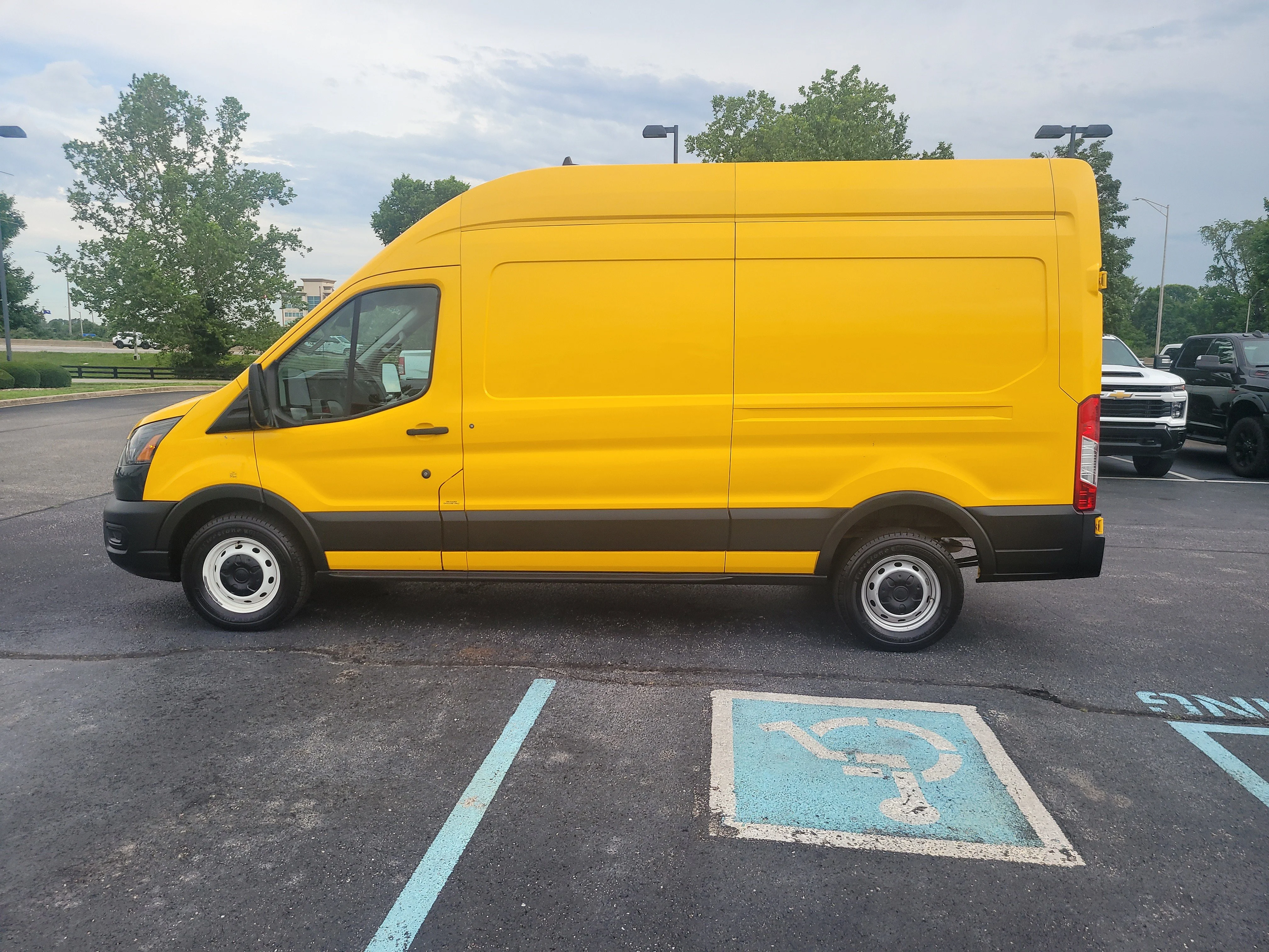 Used 2021 School Bus Yellow Ford  image 6