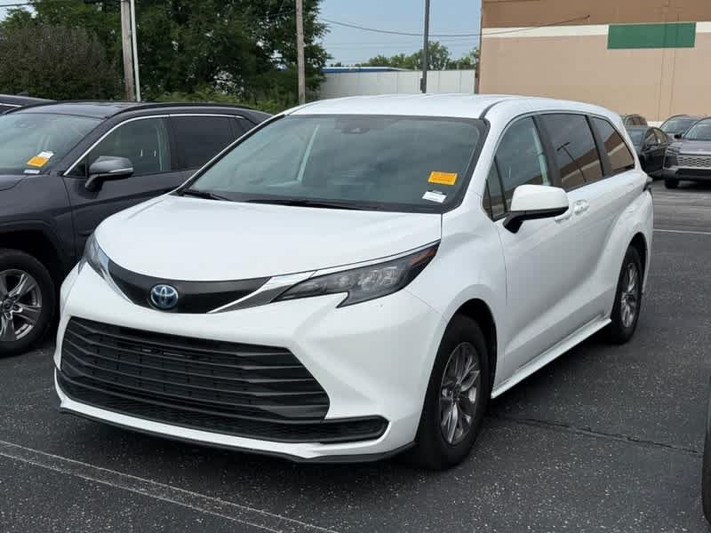 Used 2025 Ice Cap Toyota LE image 2