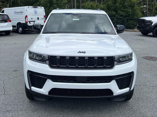 New 2026 Bright White Clear-Coat Exterior Paint Jeep Laredo image 28