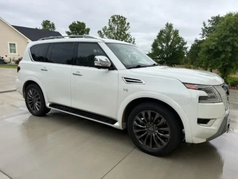 2022 Nissan Armada Platinum 4X2's photo