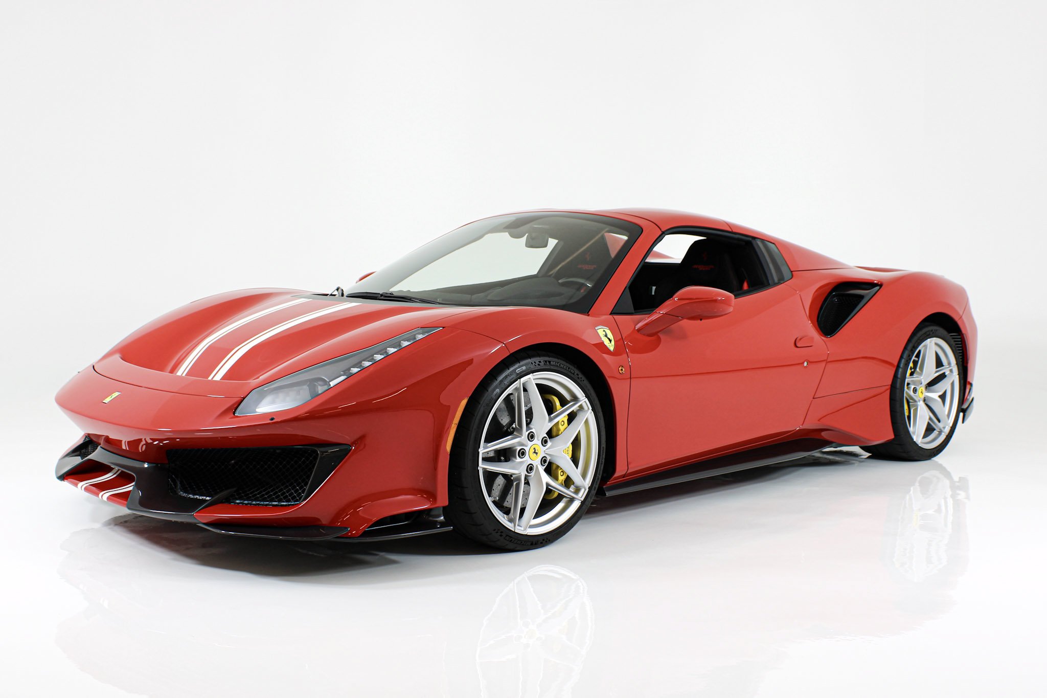 Certified Used 2019 Red Ferrari  image 3