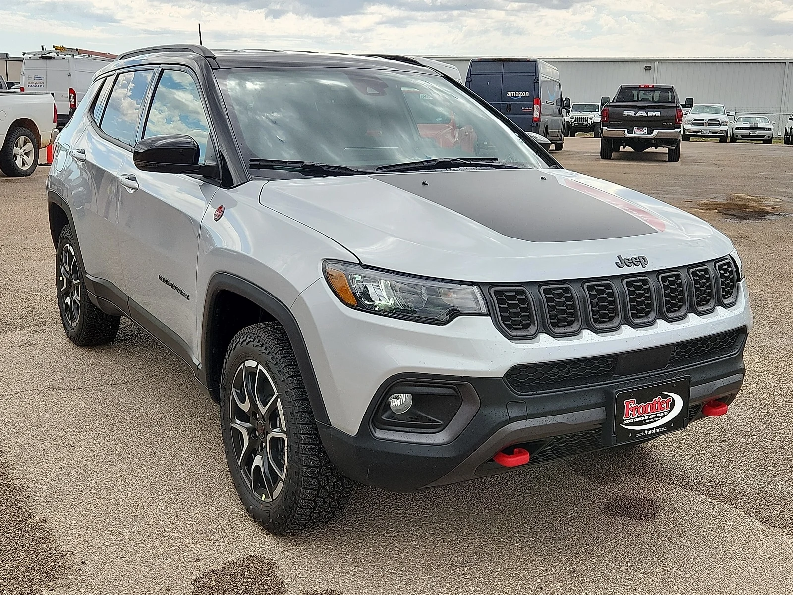 New 2026 Silver Zynith Metallic Clear-Coat  Paint Jeep TRAILHAWK 4X4 image 6
