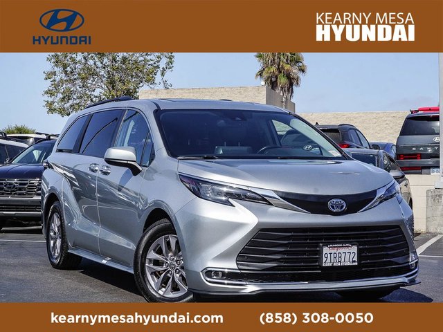 2024 Toyota Sienna XLE
