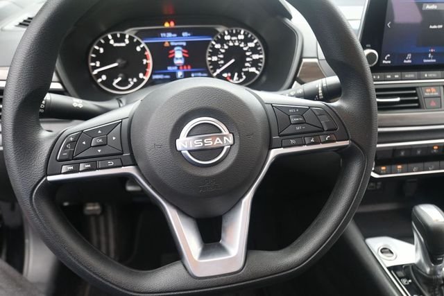 2025 Nissan Altima SV - Photo 14