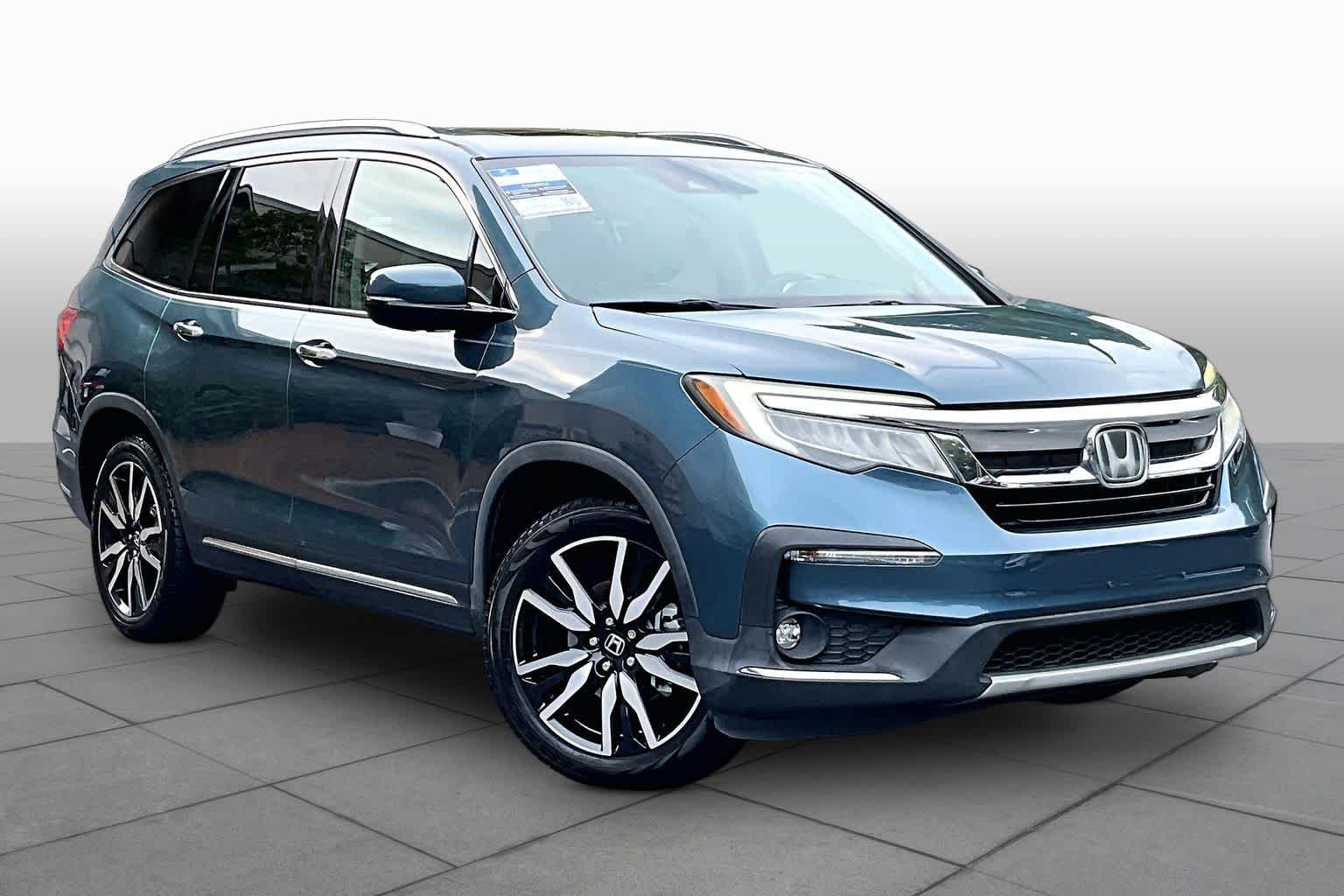 Used 2019 Steel Sapphire Metallic Honda Touring 8-Passenger image 3