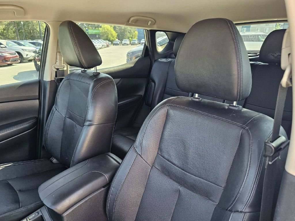 Used 2020 Gray Nissan SL image 23