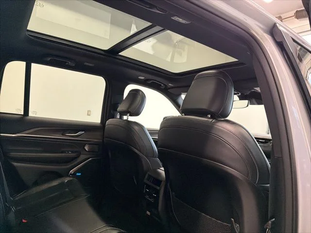 2022 Jeep Grand Cherokee Overland - Photo 46