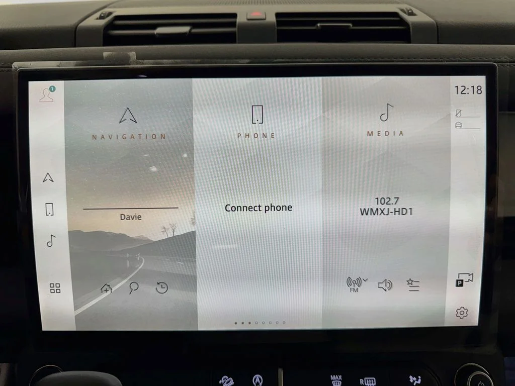 New 2026 Fuji White Land Rover X-Dynamic SE image 15