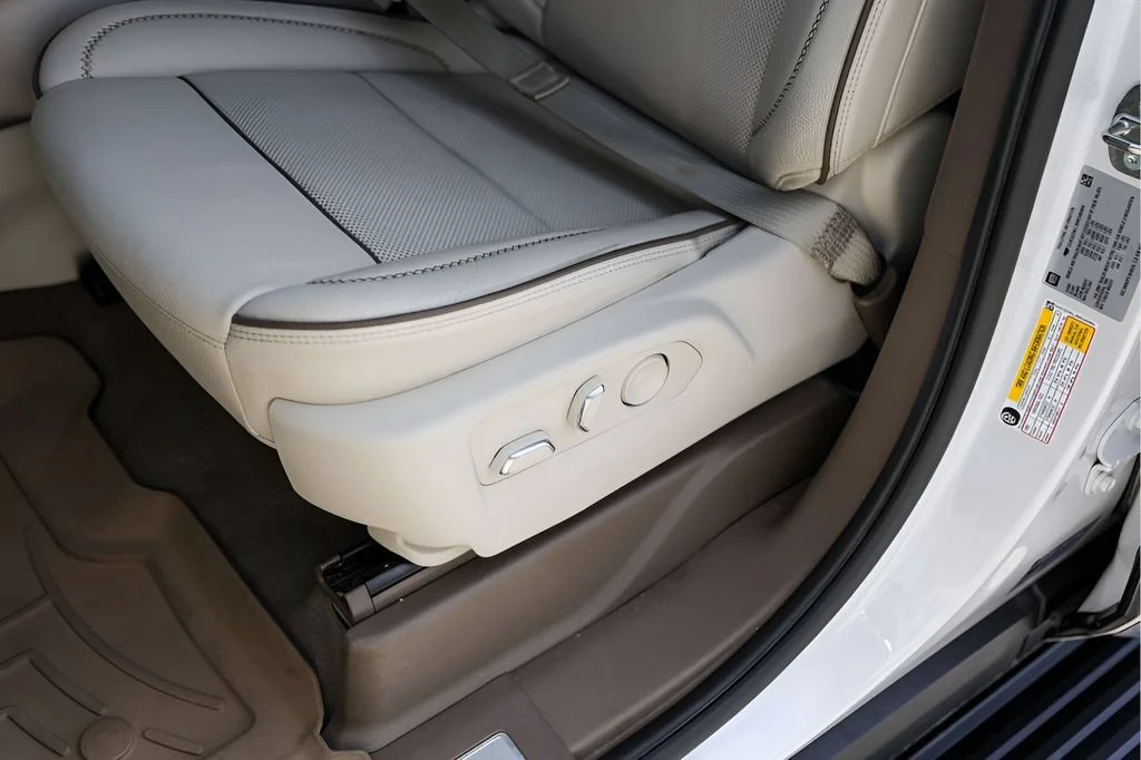 Used 2022 WHITE FROST TRICOAT GMC Denali image 11