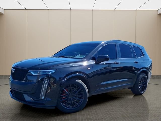 Used 2020 Black Cadillac Sport image 2