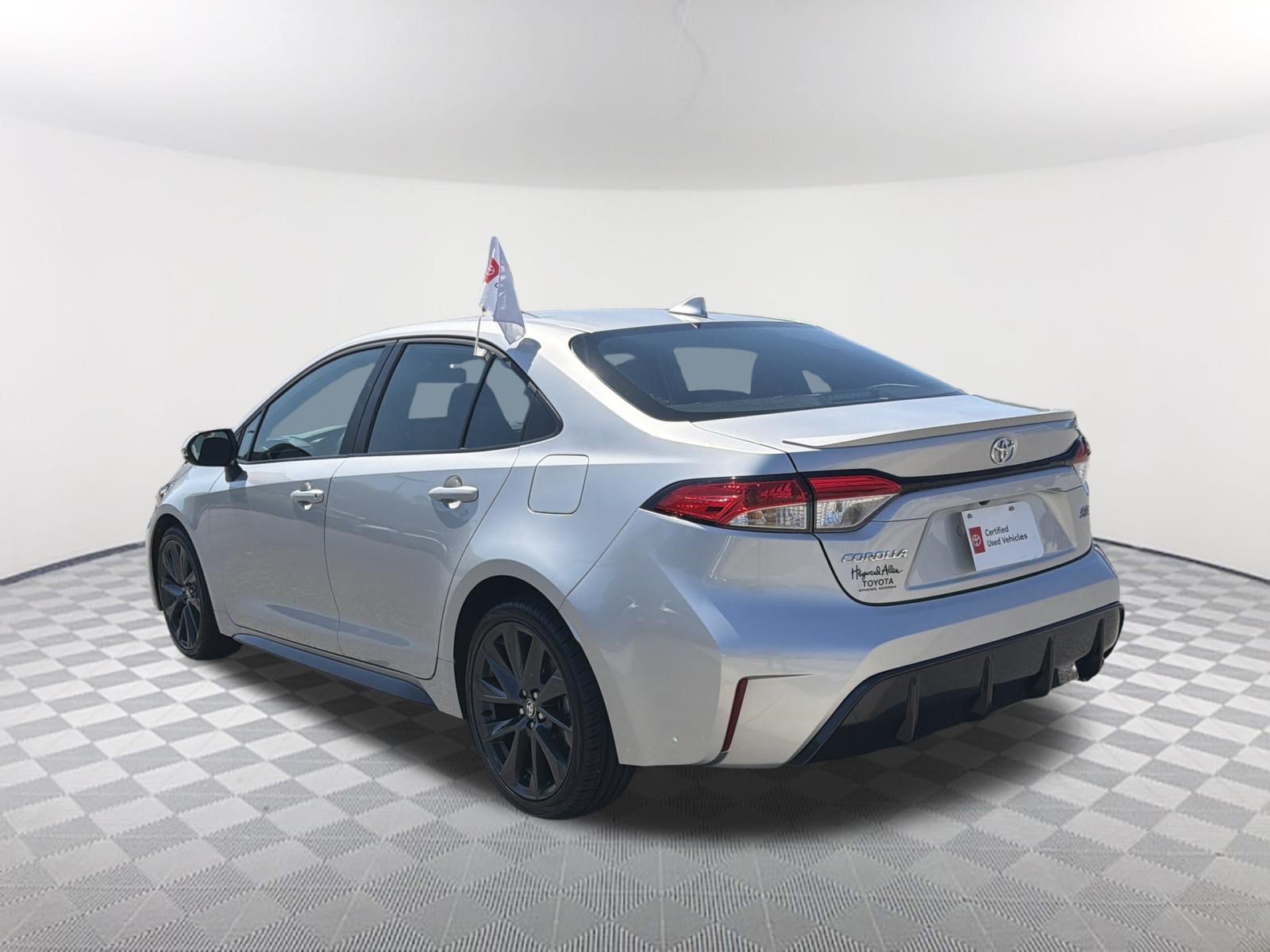 Used 2025 Classic Silver Metallic Toyota SE image 14
