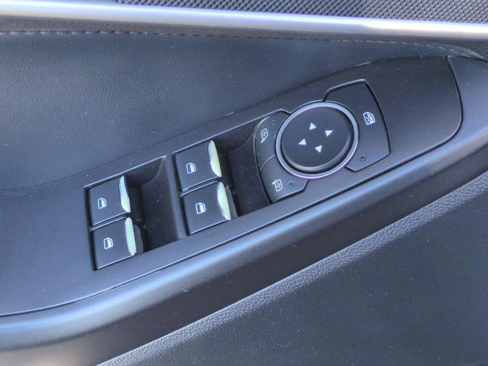 Used 2020 Magnetic Metallic Ford XLT image 15