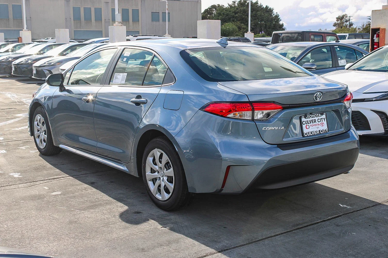 2026 Toyota Corolla LE - Photo 6