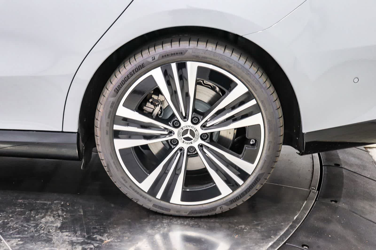 New 2027 MANUFAKTUR Alpine Grey Mercedes-Benz CLA 250+ Electric image 10