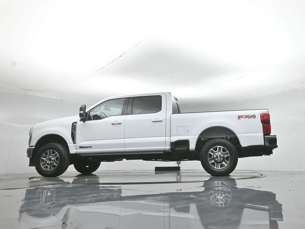New 2026 Oxford White Ford Lariat image 54