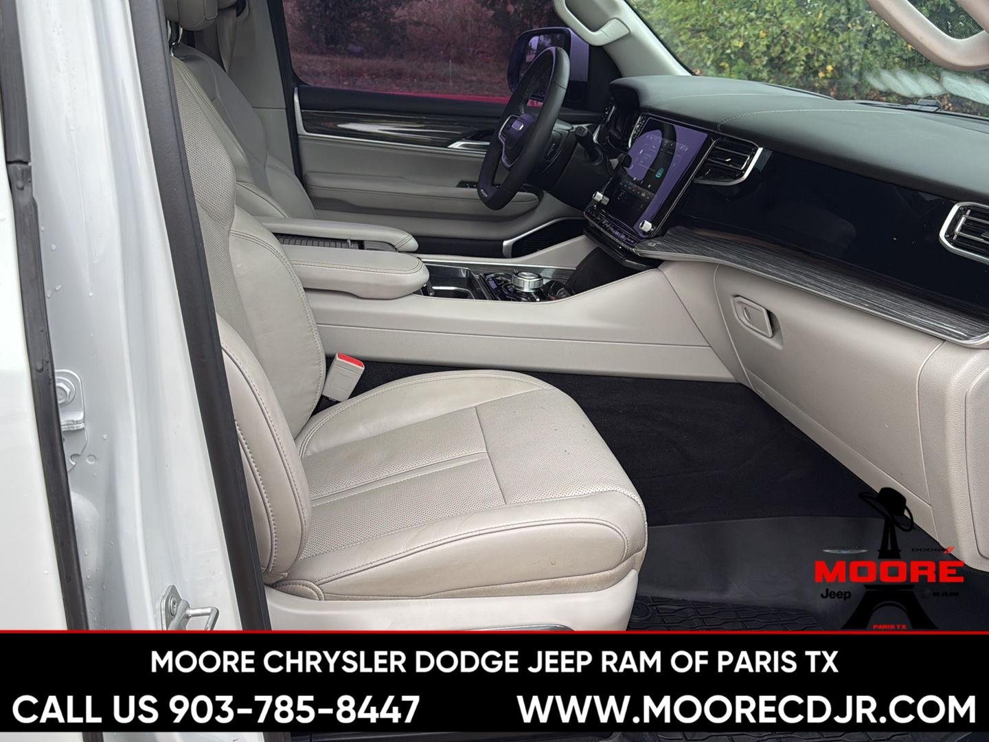 Used 2022 Bright White Clearcoat Jeep Series III image 39