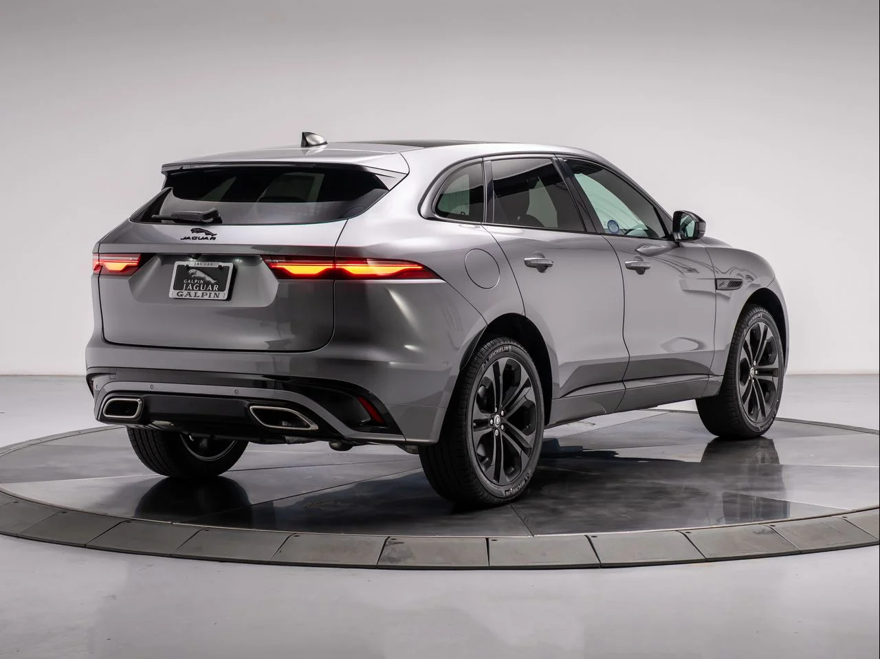 New 2025 Eiger Grey Jaguar R-Dynamic S P400 AWD Automatic image 5