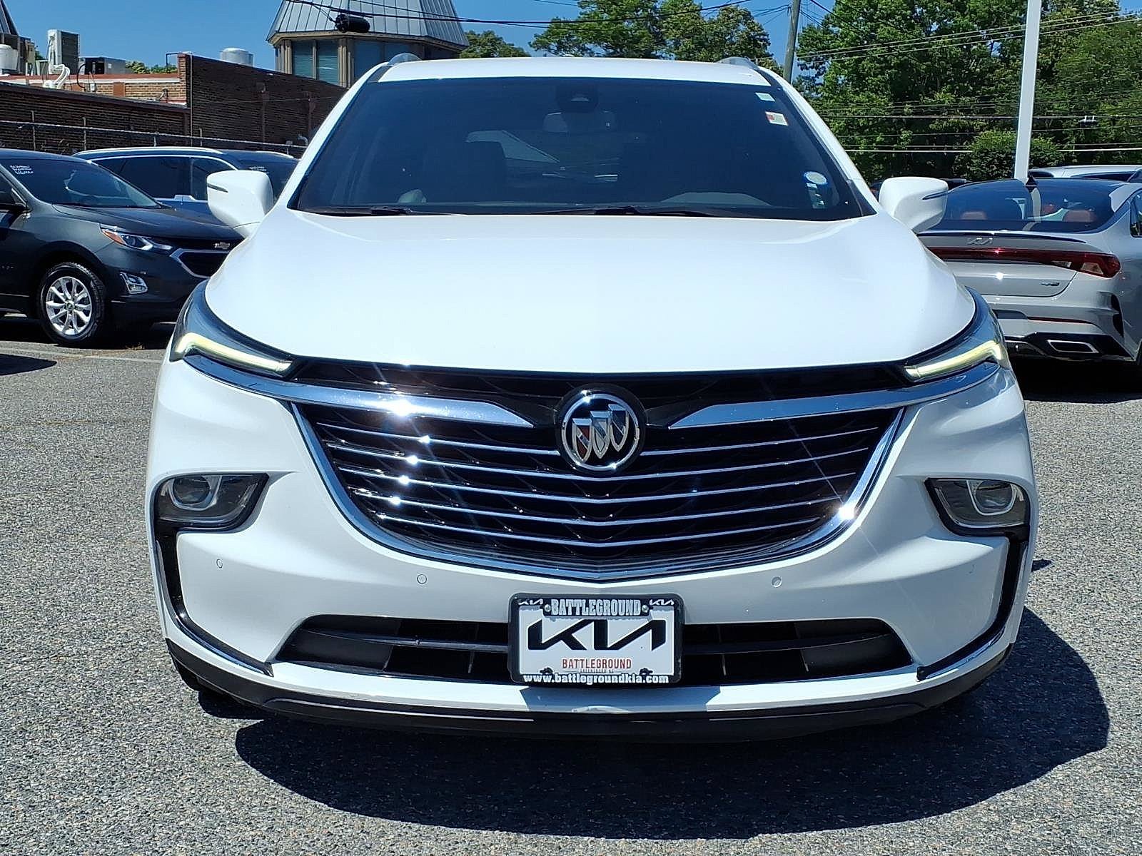 Used 2023 Summit White Buick Essence image 2