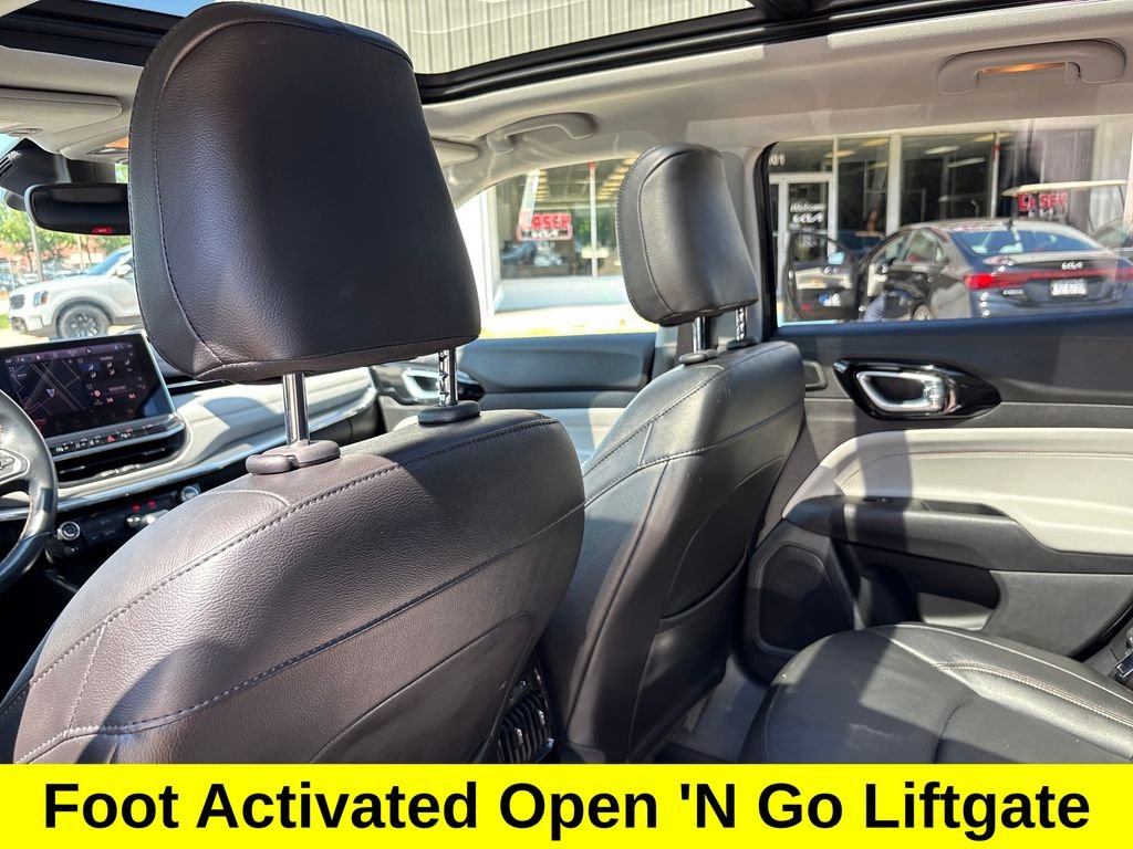 Used 2022 Gray Jeep Limited image 34